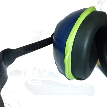NOISE CANCELLING HEADPHONES 28 DB